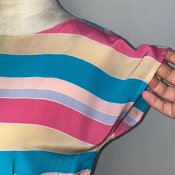 Avon Fashion Vintage stripe 100% silk pleated back button blouse size 3/4 (S/M) - Picture 7 of 11